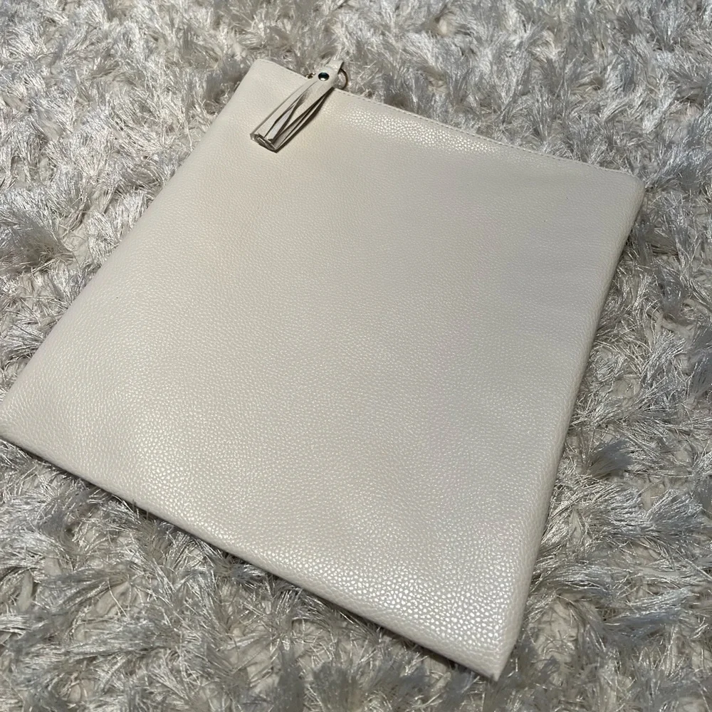 NWT Eve Clutch